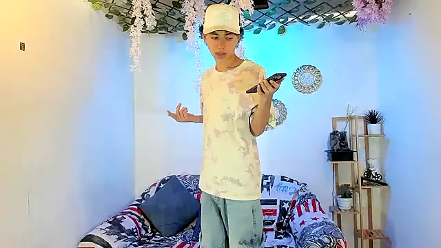 Snapshot of Maxxi_hot23 chatting on 11/06/25, 07:48 Maxxi hot23 online show from 11/06/25, 07:48