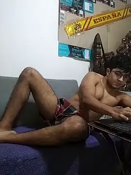 Snapshot of kamenov03 chatting on 10/21/25, 12:11 kamenov03 online show from 10/21/25, 12:11