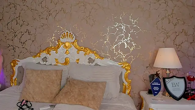 Snapshot of ScarlettWallace chatting on 03/19/25, 11:25 ScarlettWallace online show from 03/19/25, 11:25