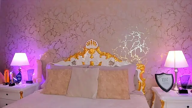 Snapshot of ScarlettWallace chatting on 09/16/25, 09:16 ScarlettWallace online show from 09/16/25, 09:16