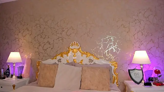 Snapshot of ScarlettWallace chatting on 10/15/25, 05:35 ScarlettWallace online show from 10/15/25, 05:35