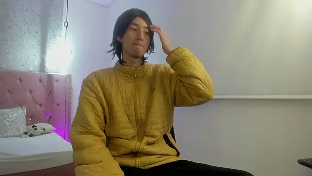 loverisu-coral online show from 02/24/26, 11:58