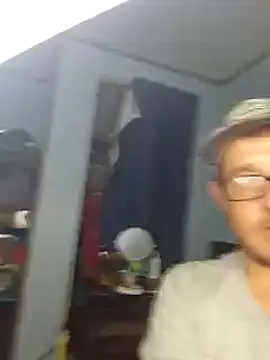 Snapshot of dylanroberts1995 chatting on 03/09/25, 08:40 dylanroberts1995 online show from 03/09/25, 08:40