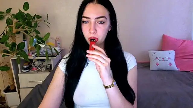 Snapshot of WildKittenX_ chatting on 06/11/26, 03:59 WildKittenX online show from 06/11/26, 03:59
