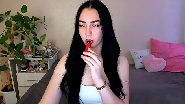 Snapshot of WildKittenX_ chatting on 06/14/26, 04:03 WildKittenX online show from 06/14/26, 04:03