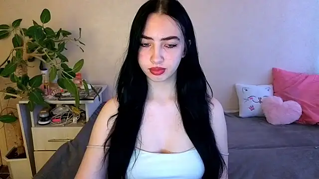 Snapshot of WildKittenX_ chatting on 06/18/26, 04:02 WildKittenX online show from 06/18/26, 04:02