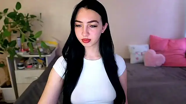 Snapshot of WildKittenX_ chatting on 06/28/26, 04:07 WildKittenX online show from 06/28/26, 04:07