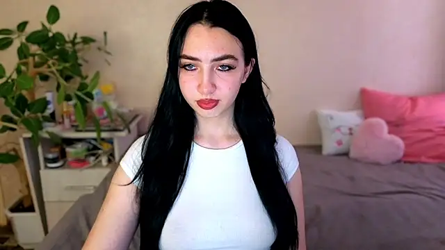 Snapshot of WildKittenX_ chatting on 06/30/26, 04:13 WildKittenX online show from 06/30/26, 04:13