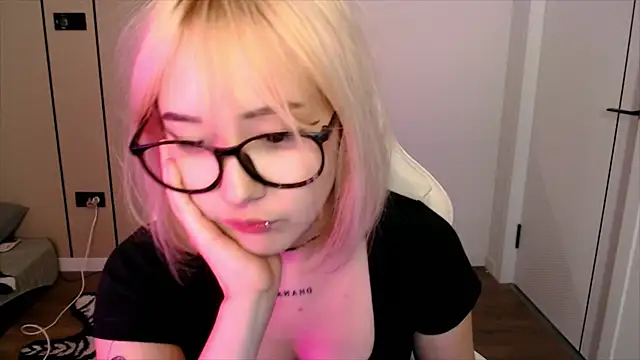 Snapshot of ka00ru_chan chatting on 07/21/26, 01:24 ka00ru chan online show from 07/21/26, 01:24