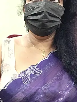 abinaya26 online show from 10/22/25, 07:41