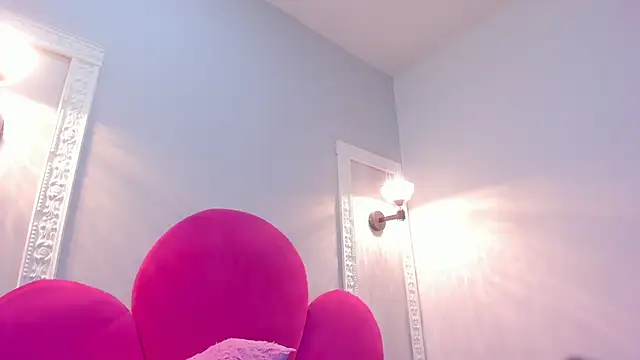 Snapshot of Bonniie_22 chatting on 10/15/25, 01:33 Bonniie 22 online show from 10/15/25, 01:33