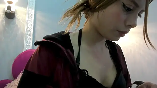 Bonniie 22 online show from 03/12/26, 08:15