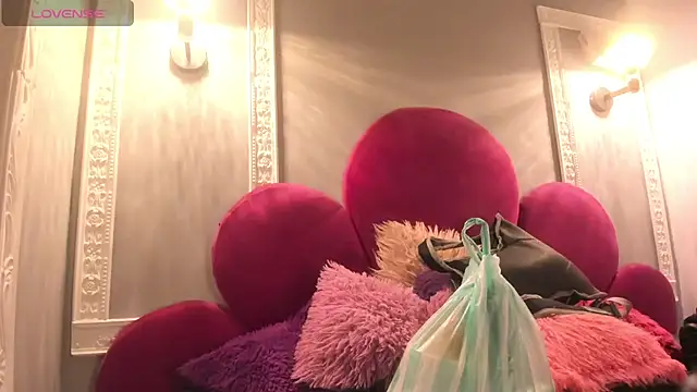 Bonniie 22 online show from 04/15/26, 07:58