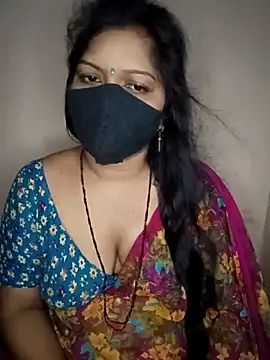 Snapshot of Bagi-Sexy chatting on 09/08/25, 11:37 Bagi-Sexy online show from 09/08/25, 11:37