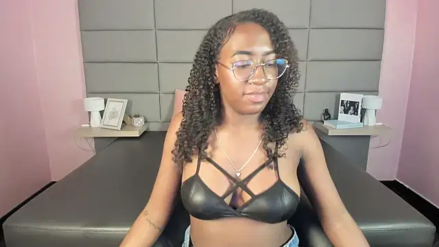 Qeen blackk online show from 12/04/25, 11:02