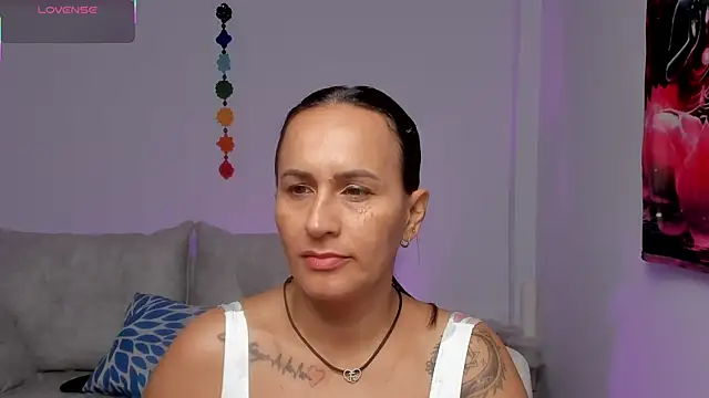 Sara Charmy online show from 05/01/26, 10:09