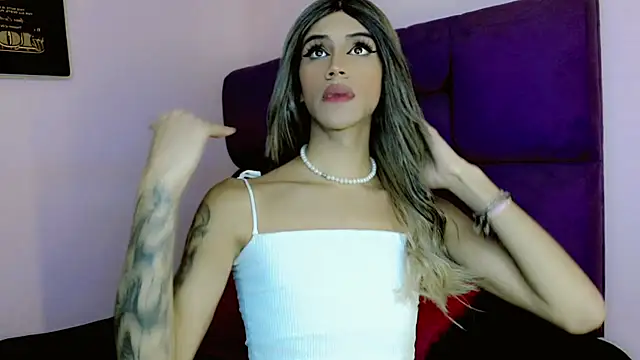 Snapshot of Anastasia_hots chatting on 03/15/25, 02:03 Anastasia hots online show from 03/15/25, 02:03