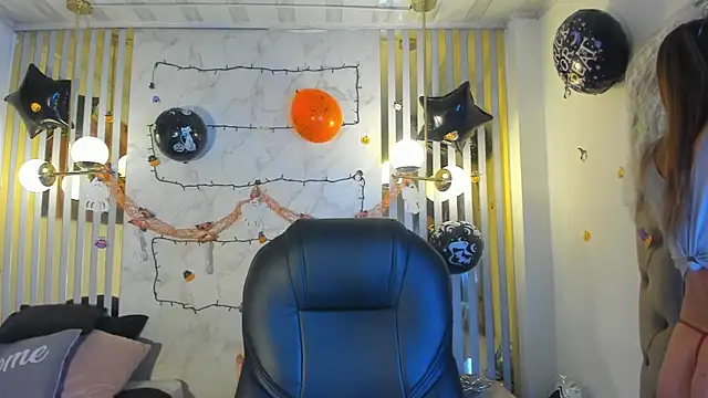 Oriana gh online show from 10/19/25, 03:29