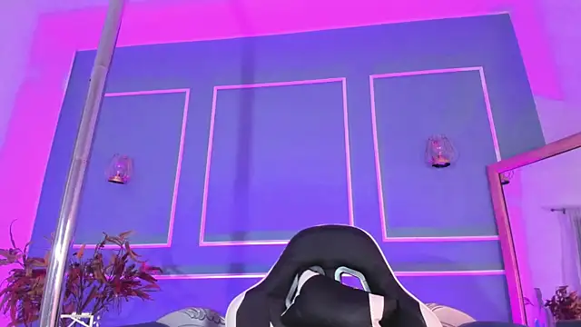 TaraTaylorr online show from 10/24/25, 02:41