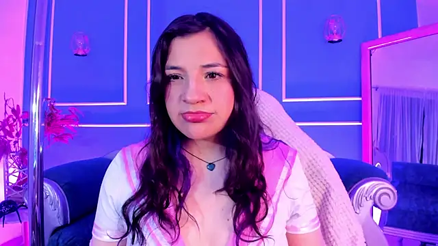 TaraTaylorr online show from 12/15/25, 02:27