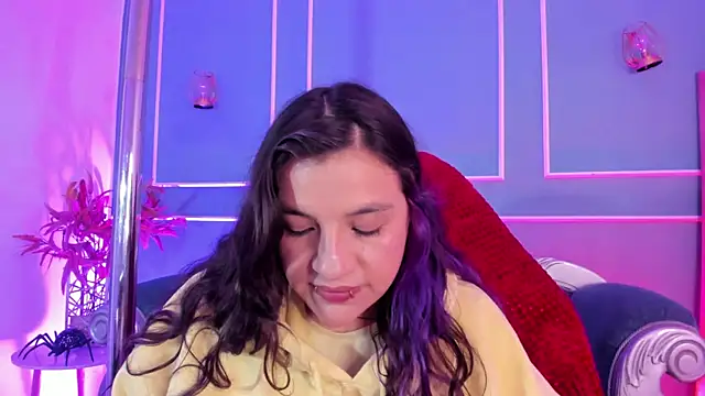 Snapshot of TaraTaylorr chatting on 02/12/26, 03:12 TaraTaylorr online show from 02/12/26, 03:12