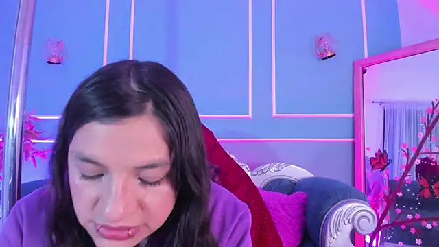 Snapshot of TaraTaylorr chatting on 02/13/26, 04:19 TaraTaylorr online show from 02/13/26, 04:19