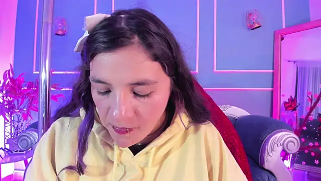 Snapshot of TaraTaylorr chatting on 02/14/26, 07:54 TaraTaylorr online show from 02/14/26, 07:54