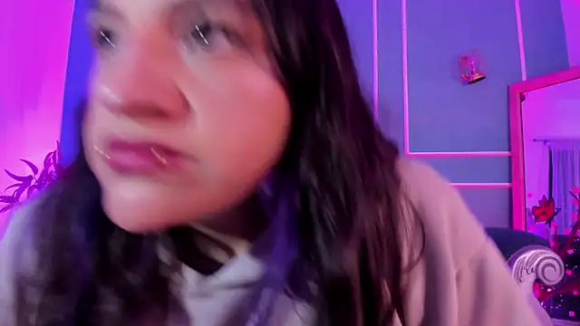 Snapshot of TaraTaylorr chatting on 02/16/26, 03:35 TaraTaylorr online show from 02/16/26, 03:35