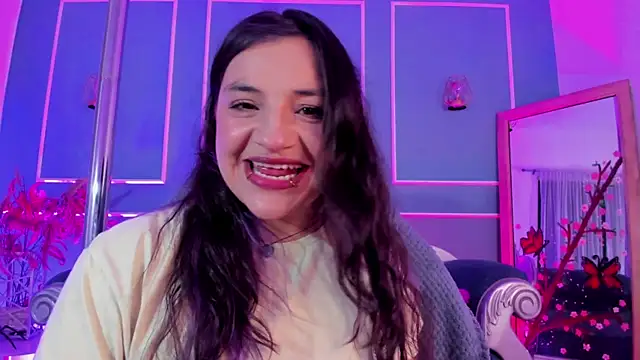 Snapshot of TaraTaylorr chatting on 02/20/26, 03:25 TaraTaylorr online show from 02/20/26, 03:25