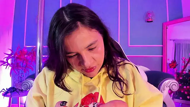 Snapshot of TaraTaylorr chatting on 02/22/26, 03:07 TaraTaylorr online show from 02/22/26, 03:07