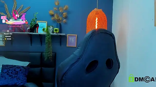 yessila parker online show from 04/24/26, 08:50