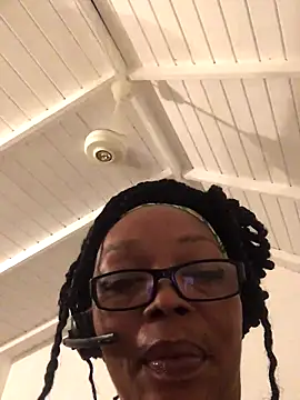 Ladyzee25 online show from 09/14/25, 04:00