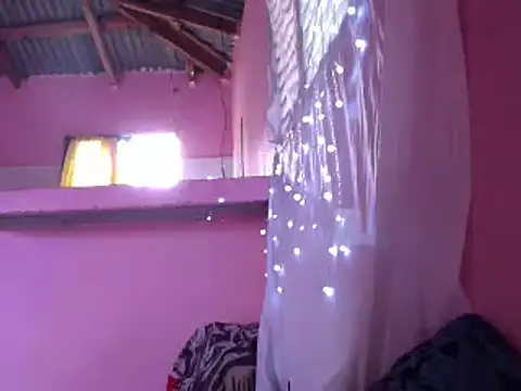 Snapshot of Ladyzee25 chatting on 03/06/26, 05:20 Ladyzee25 online show from 03/06/26, 05:20