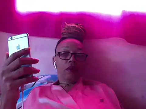 Snapshot of Ladyzee25 chatting on 03/23/26, 11:58 Ladyzee25 online show from 03/23/26, 11:58