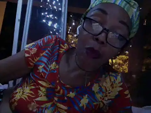 Snapshot of Ladyzee25 chatting on 03/24/26, 02:49 Ladyzee25 online show from 03/24/26, 02:49