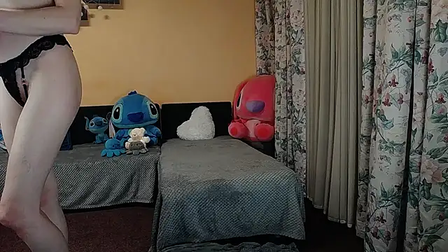 Snapshot of Maddison_Summer chatting on 11/11/25, 10:32 Maddison Summer online show from 11/11/25, 10:32