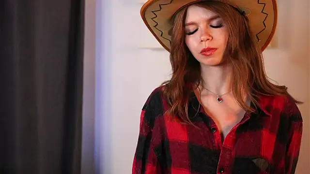 AmityDilley online show from 10/21/25, 06:47