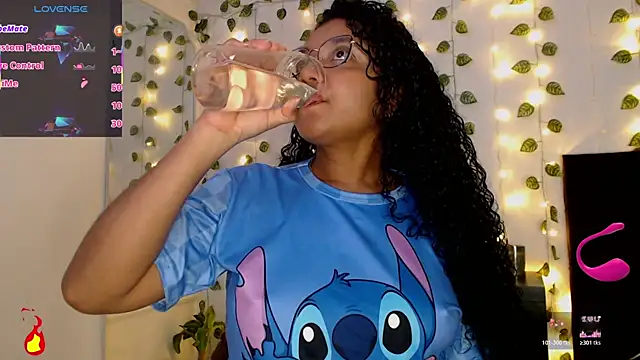 Snapshot of victtoria_cane63 chatting on 05/19/26, 11:11 victtoria cane63 online show from 05/19/26, 11:11