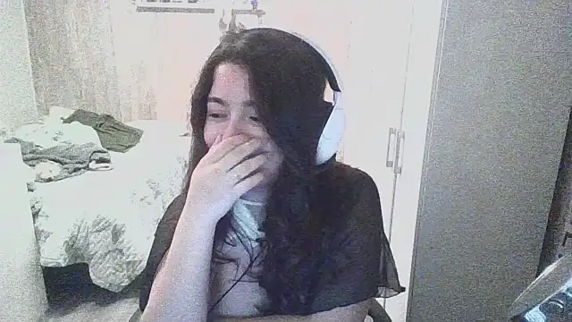 Snapshot of Piolapk chatting on 10/03/25, 01:57 Piolapk online show from 10/03/25, 01:57