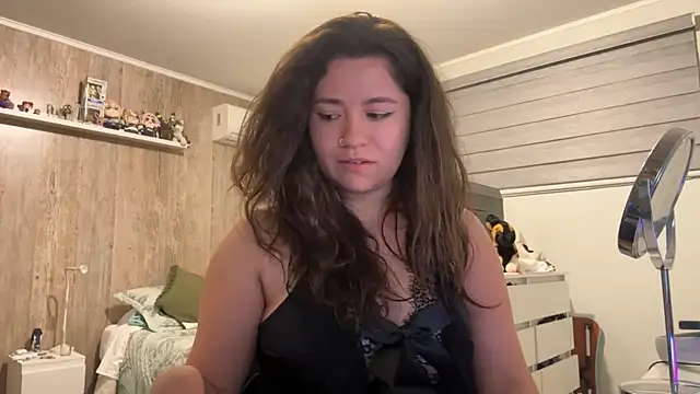 Snapshot of Piolapk chatting on 12/02/25, 01:44 Piolapk online show from 12/02/25, 01:44