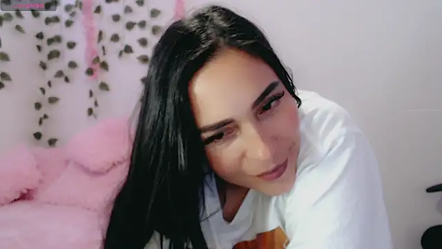 Snapshot of luna_lgomez_ chatting on 03/06/25, 02:29 luna lgomez  online show from 03/06/25, 02:29