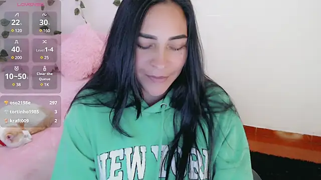 Snapshot of luna_lgomez_ chatting on 03/13/25, 02:23 luna lgomez  online show from 03/13/25, 02:23