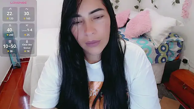 Snapshot of luna_lgomez_ chatting on 03/16/25, 10:55 luna lgomez  online show from 03/16/25, 10:55