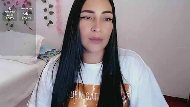 Snapshot of luna_lgomez_ chatting on 03/23/25, 01:09 luna lgomez  online show from 03/23/25, 01:09