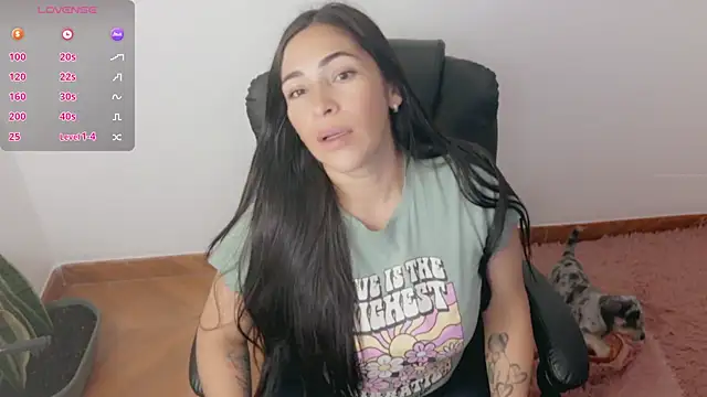 Snapshot of luna_lgomez_ chatting on 07/15/26, 10:09 luna lgomez online show from 07/15/26, 10:09