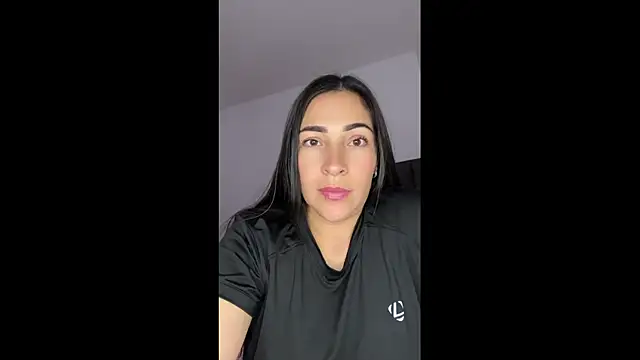 Snapshot of luna_lgomez_ chatting on 07/29/26, 08:18 luna lgomez online show from 07/29/26, 08:18