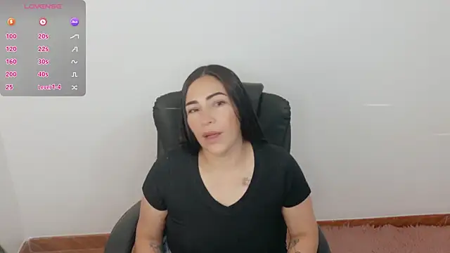 Snapshot of luna_lgomez_ chatting on 07/30/26, 10:03 luna lgomez online show from 07/30/26, 10:03