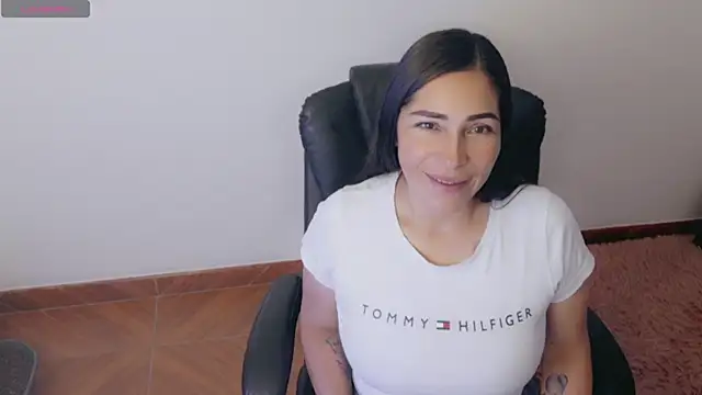 Snapshot of luna_lgomez_ chatting on 08/01/26, 10:03 luna lgomez online show from 08/01/26, 10:03