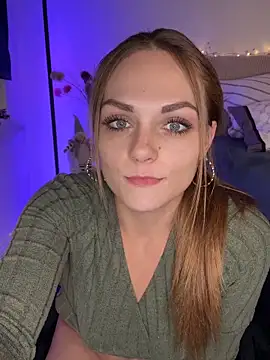 OCTAPUSSY2000 online show from 12/16/25, 08:36