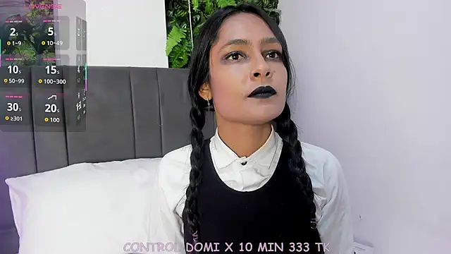 Fernanda liie  online show from 10/23/25, 12:48